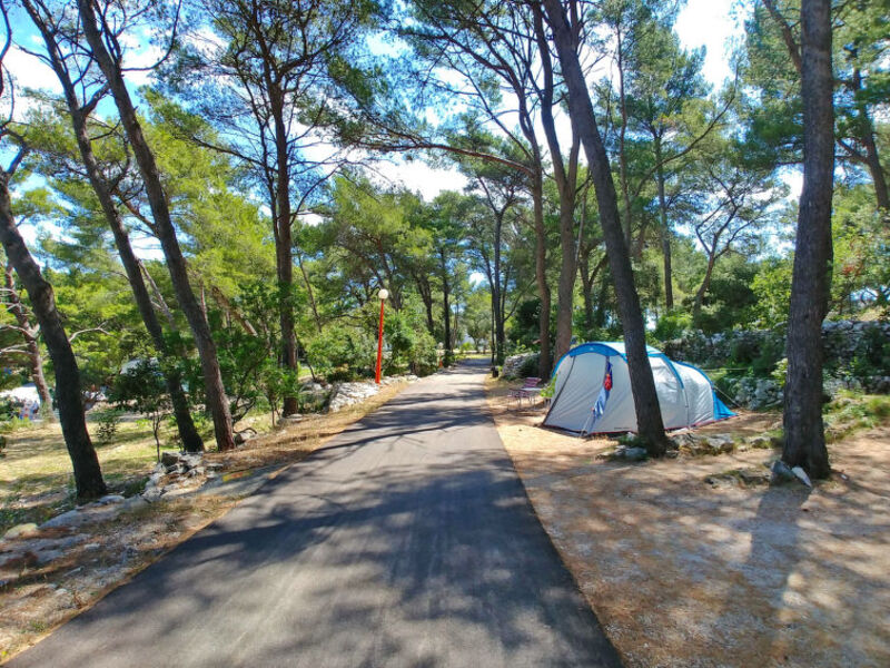 Camping Port 9 ***
