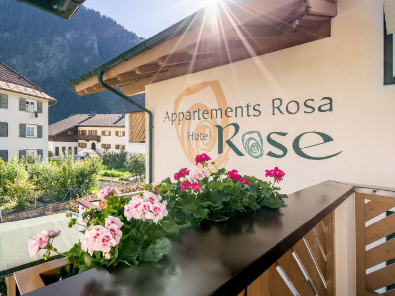 Rosa Apartmenthaus
