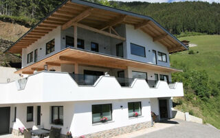 Náhled objektu Nina, Hippach