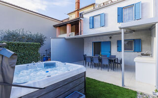 Náhled objektu Rinata, Novigrad