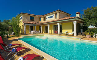 Náhled objektu De L'Amour, Pula