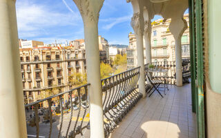 Náhled objektu Eix.Dret:Roger De Llúria/València, Barcelona