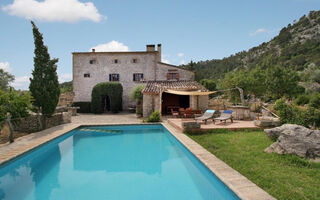 Náhled objektu Guillo. 300 Jahre Geschichte an einem zeitlosen Ort, Pollenca