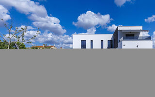 Náhled objektu Black&White, Pula