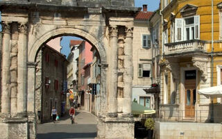Náhled objektu Objekt HR2600.781, Pula