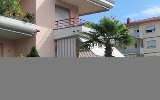 Náhled objektu Objekt 2 Zimmer Gartenwohnung mit Pool, Caslano