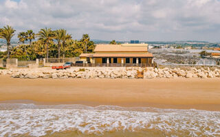 Náhled objektu Komfortable und moderne Villa am Strand, ostrov Sicílie