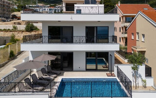 Náhled objektu Prázdninový dům 3298N-8502, Makarska