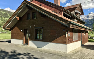 Náhled objektu Lischenhaus 2 - Wohnung Flösch Appartement/Fewo, Dusche, WC, 1 Schlafraum, Lenk im Simmental