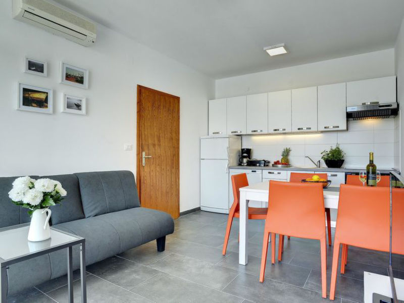 Apartment Sea