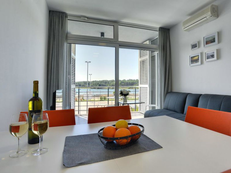 Apartment Sea