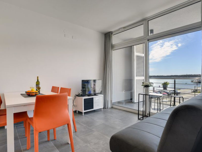 Apartment Sea