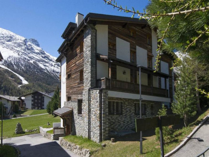 Au Chalet Cairn