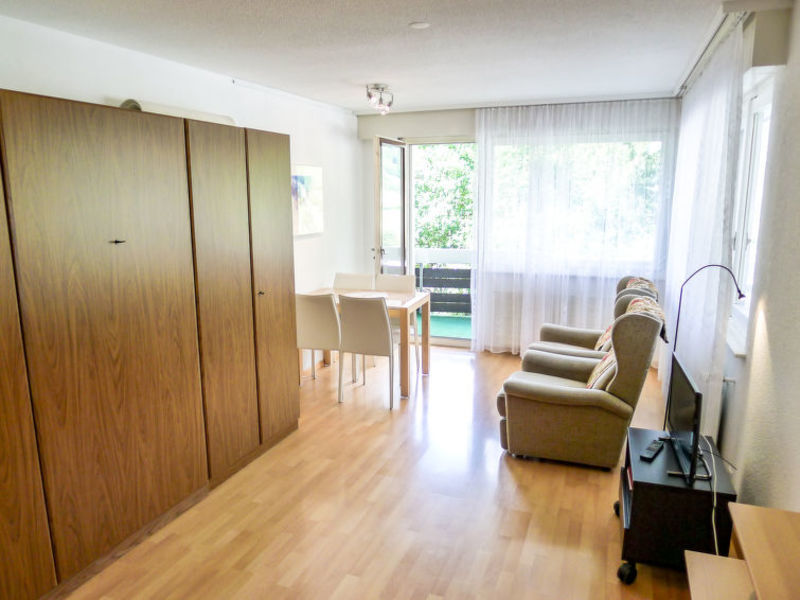 Apartment 25