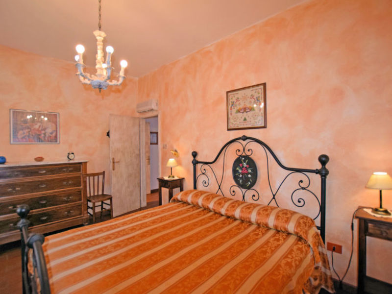 Casale Elena