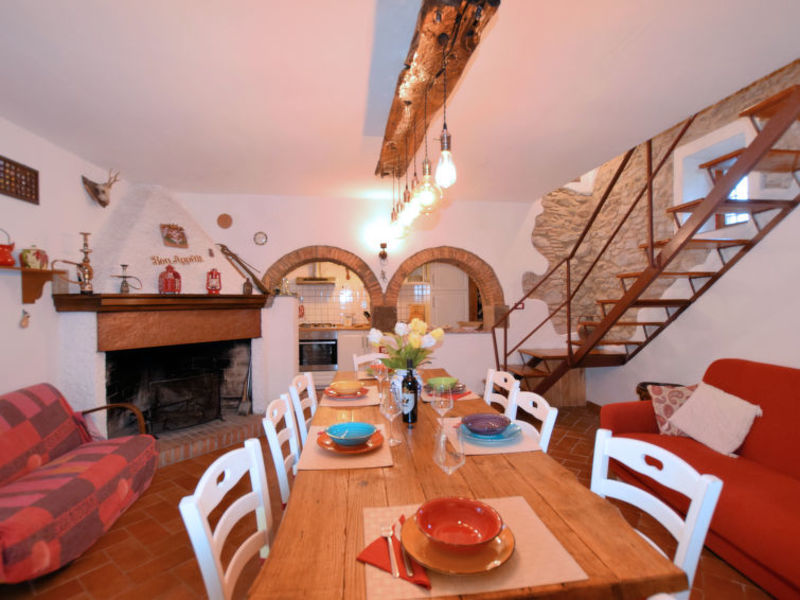 Casale Elena