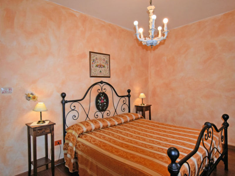 Casale Elena