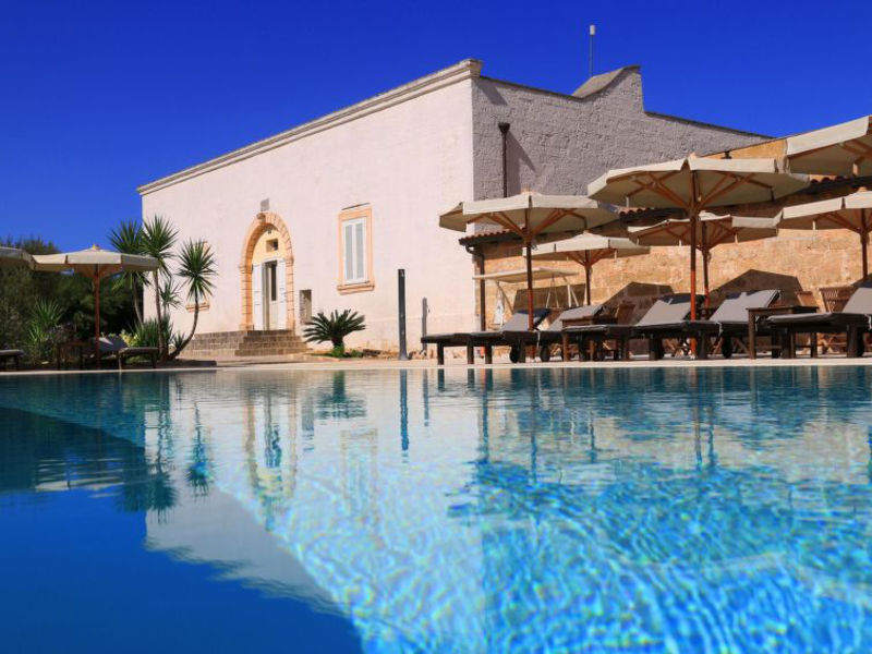Lodge Grecale