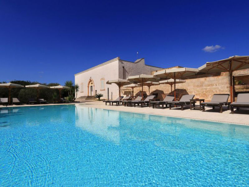 Lodge Grecale