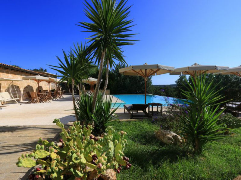 Lodge Grecale