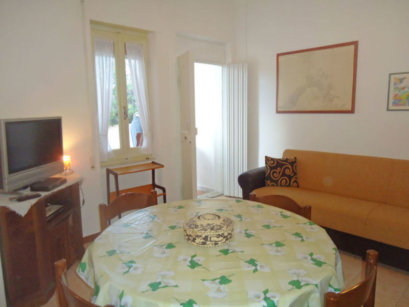 Longa House