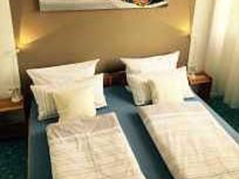 Hotel Aqua Hotel & Hostel