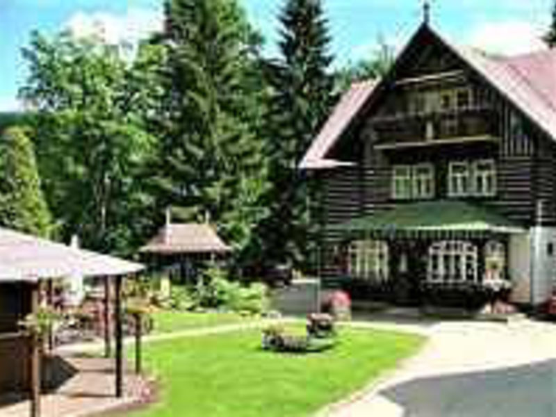Hotel Tri ruze
