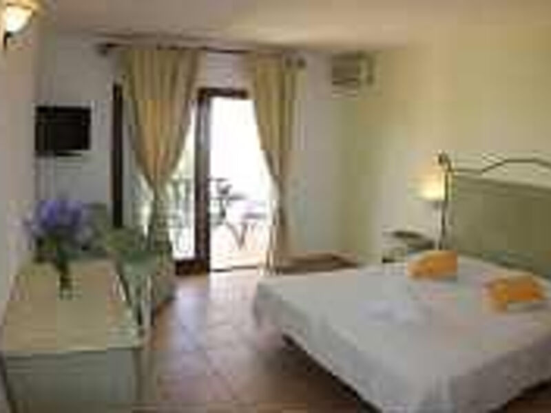 Hotel Li Graniti