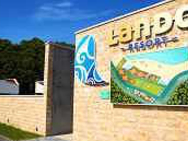 Lando Resort