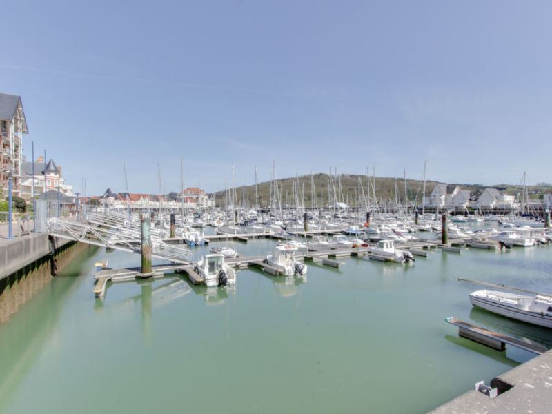 Port Guillaume