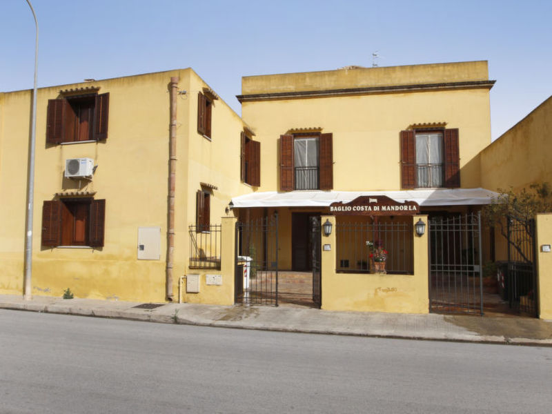 Baglio Costa Di Mandorla