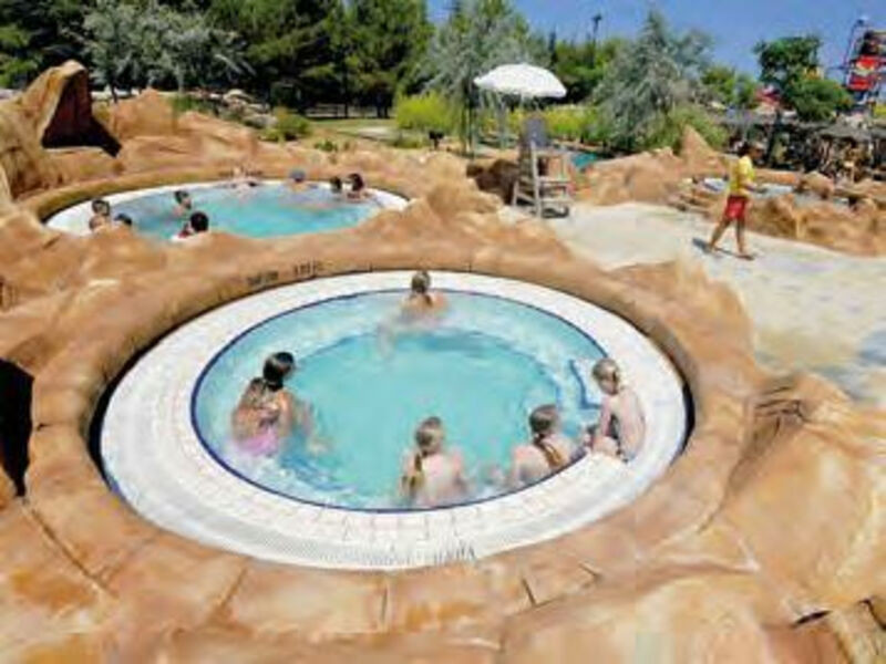 BEACH hotel JURE