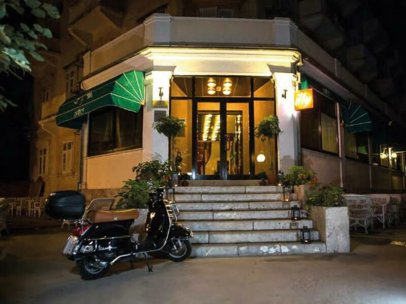 Hotel Sumratin