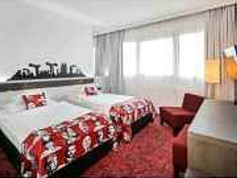 Arcotel Nike