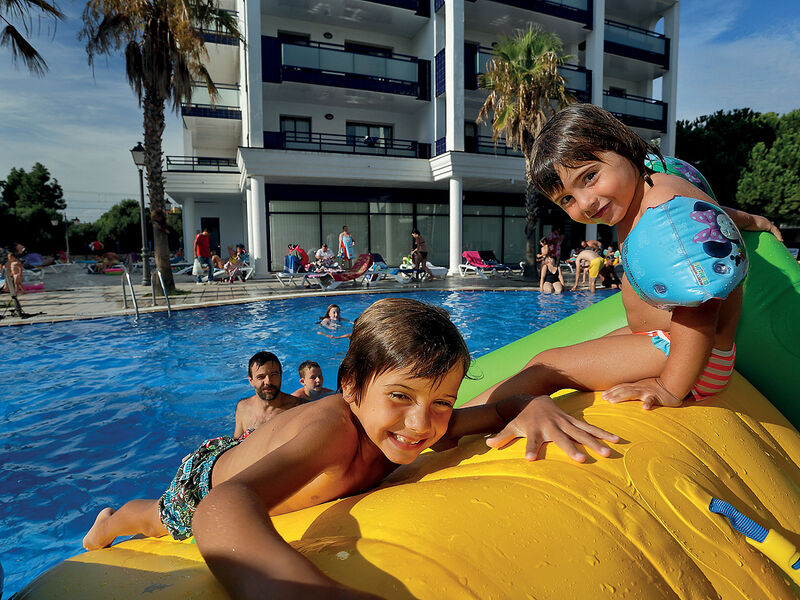 Apartmány Pins Platja