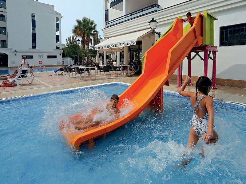 Apartmány Pins Platja