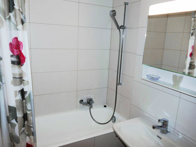 Valaisia 32b