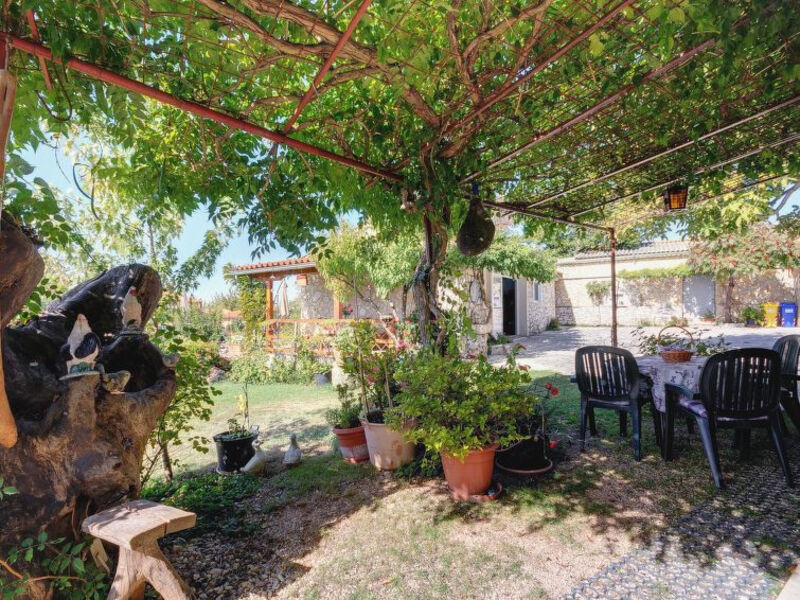 Casa Barat