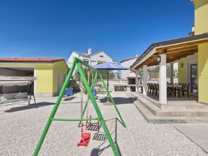 House Dejvis
