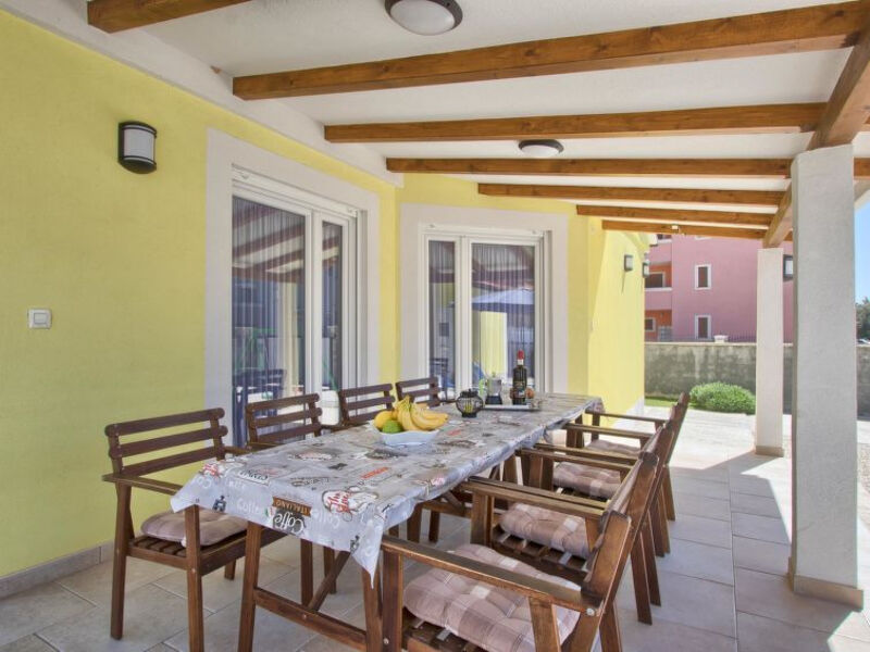 House Dejvis