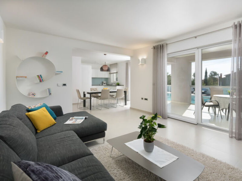 Villa L