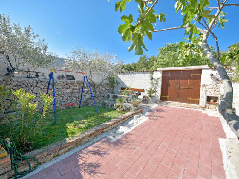 Bili Dvori