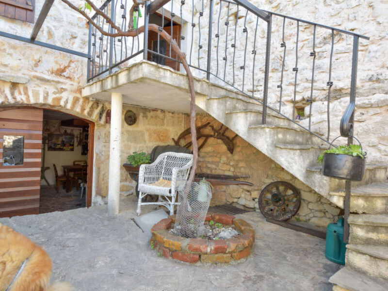 Bili Dvori