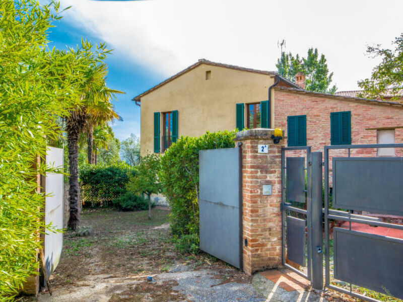 Dietro Le Mura House