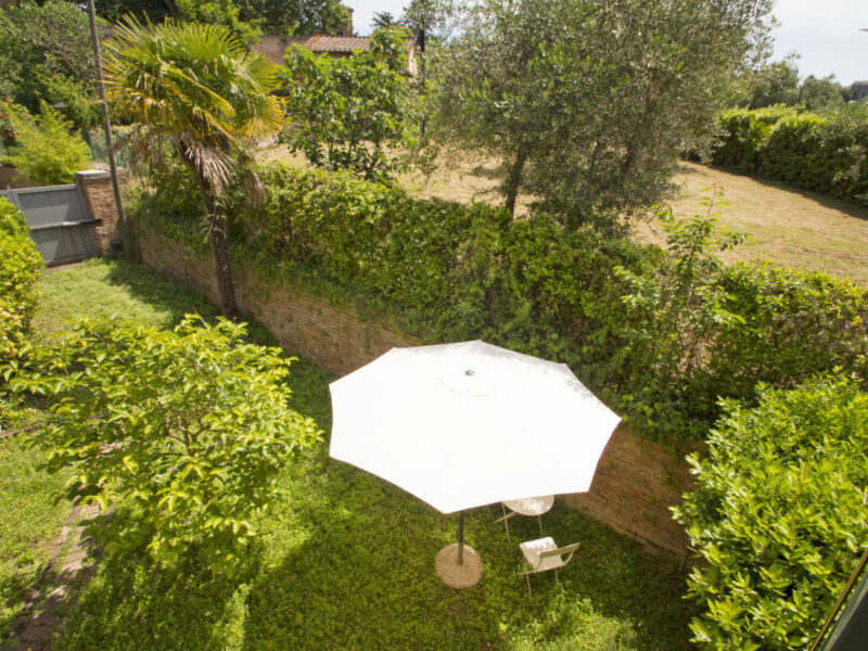 Dietro Le Mura House