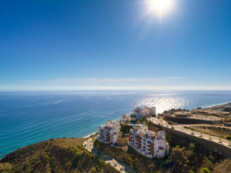 Amazing 3 Bedrooms Front Sea View.