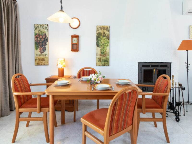 Las Buganvillas