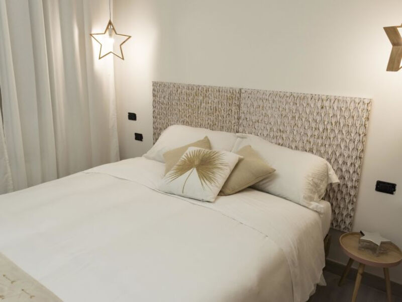 Vatican Luxury 2 Bd 2 Ba Apartment