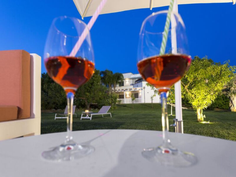 Villa Cucci Down