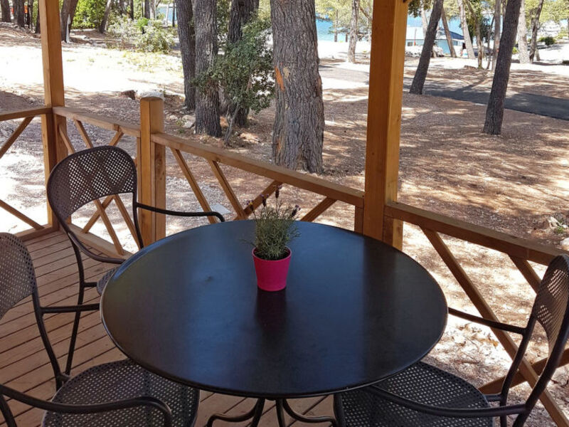 Camping Port 9 ***